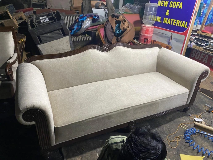 Sofa maker